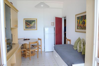 Einladendes Apartment in Marotta mit Veranda