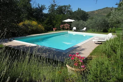 Caratteristico cottage con piscina privata