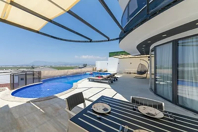 Villa in Kalkan mit Schwimmbecken