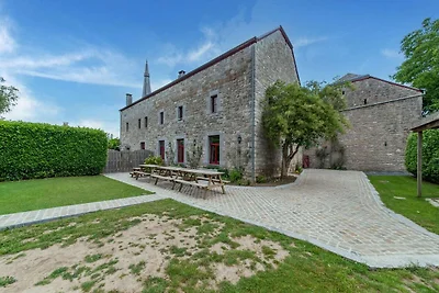 Piacevole casa vacanze con barbeque a Hotton