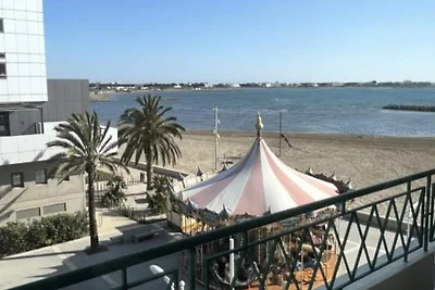 Wohnung in Grau du Roi mit Meerblick