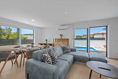 Three Bedroom Villa with Outdoor Swimming...