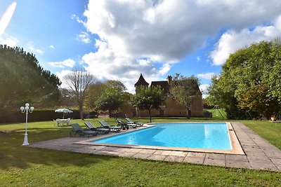 Ferienhaus in Besse mit Swimmingpool