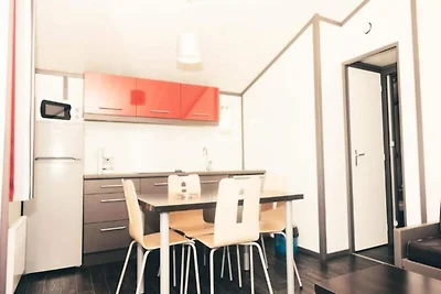 Wohnung in Lot mit Pool und Märkten