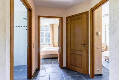 Gemütliche Wohnung 2, Schloss aus dem 16.