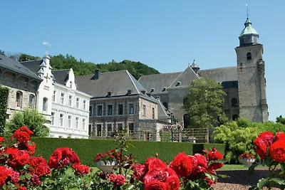 Modern vakantiehuis met binnenzwembad en...