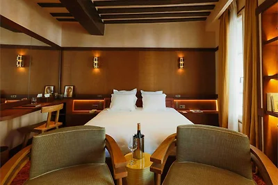 Vertraulicher Raum 4, nur einen Steinwurf vom...