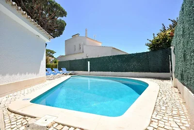 Villa im typisch portugiesischen Stil, ruhige...