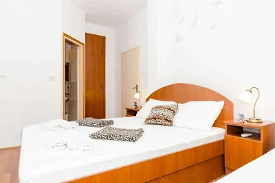 Guest House Daniela- Triple Room with Balcony...