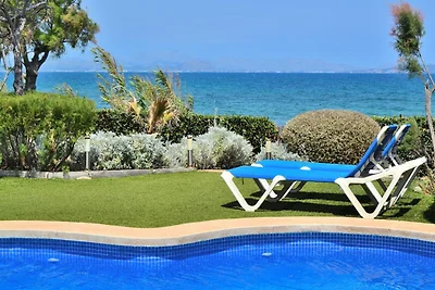 Villa in Colonia mit Pool und Meerblick