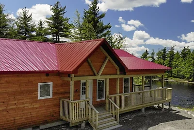 Chalet aan Dean Lake