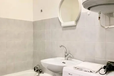 Studio-Schlafsofa in der Nähe der Gem Station