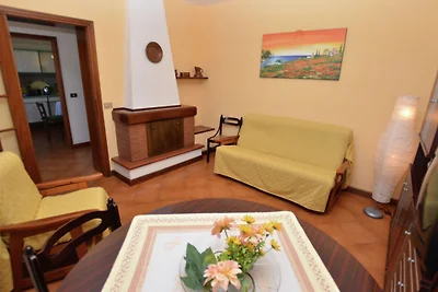 Casa in stile provenzale tra le colline di Lu...