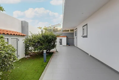 Mit privater Terrasse, 50m vom Meer