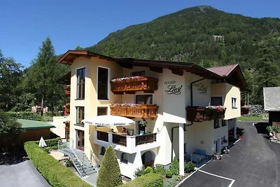 Einladendes Apartment in Längenfeld mit Sauna
