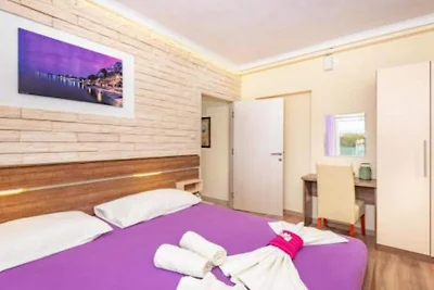 Villa Goldfield - Comfort One Bedroom Apartme...