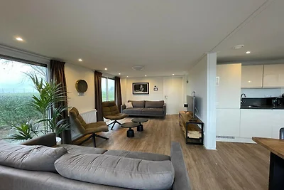 Villa with 5 bedrooms and 2 bathrooms