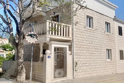Elegant Sutivan Apartments with Balcony - Two...