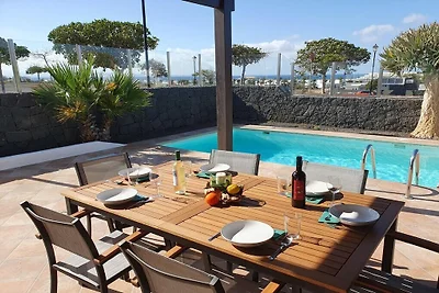 Villa a Playa Blanca con piscina