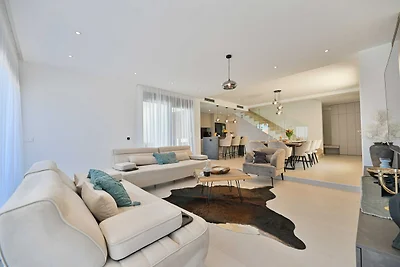 Villa Oasis - Five Bedroom Villa with Private...