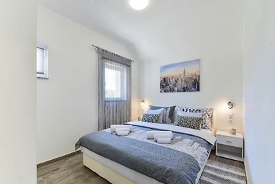 Three Bedroom apartment with Terrace and Swim...