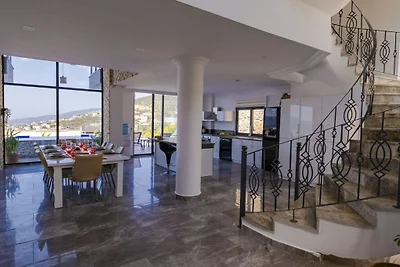 Villa in Kalkan mit Schwimmbecken