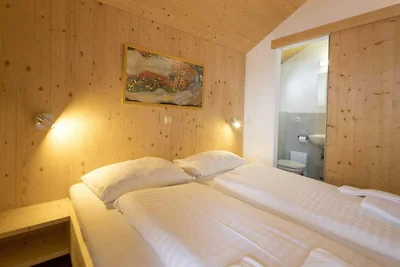 Einladendes Chalet mit Whirlpool im Freien