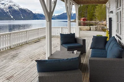 8 Personen Ferienhaus in Ørskog-By Traum