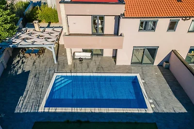 Villa in Valbandon mit privatem Pool