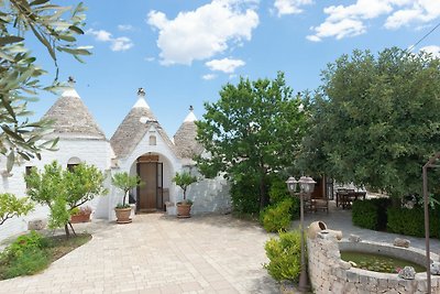 Trulli storici Azzalema a Cisternino