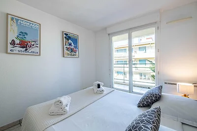 Licht appartement met één slaapkamer, parkeer...