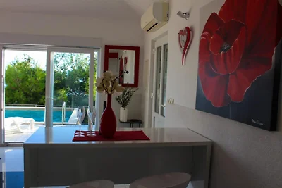 Two Bedroom Apartment with Sea View and Priva...