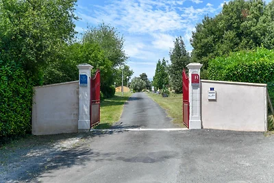 Gîte in einem Ferienpark mit Pool