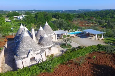 Trulli in Valle d'Itra mit Pool und Aussicht