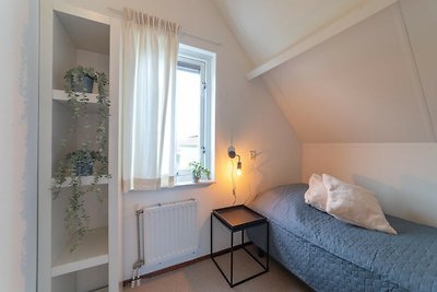 Geräumiges Ferienhaus mit Sauna in Strandnähe