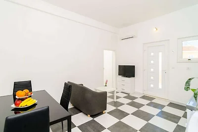 Apartment Amabilis - One Bedroom Apartment wi...