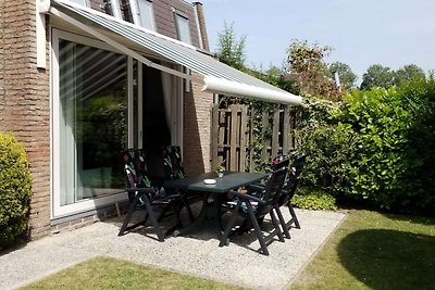 Gepflegtes Ferienhaus mit großem Garten in...