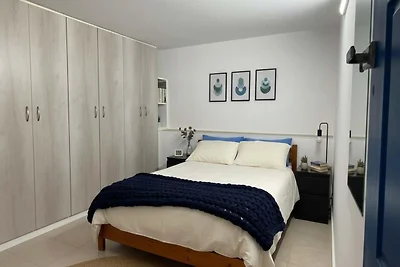 Paros Suite mit Balkon und Parkplatz