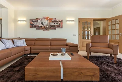 Villa in Alvor met zwembad