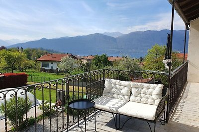 Schöne Villa in Castellveccana mit privatem...