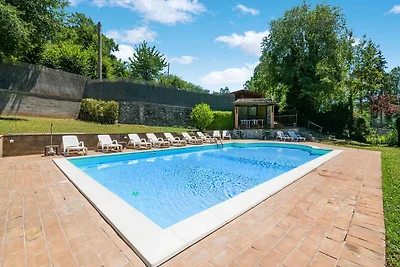 Ruhiges Ferienhaus in Sellano mit Pool