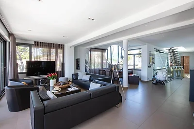 Luxury Seafront Villa with 2 Private Pools
