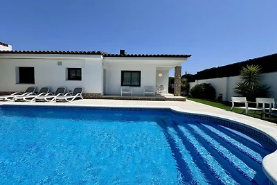 3 Schlafzimmer Villa an der Costa Brava