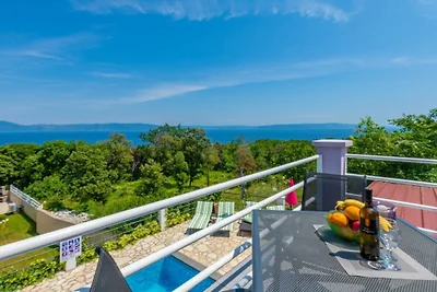 Casa de vacaciones en Labin con piscina.