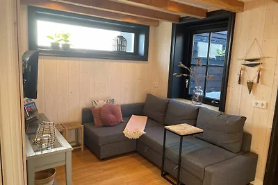 Einladendes Chalet in Monnickendam mit Garten
