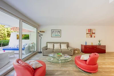 Charming Apartment with pool 2BR/4P -...