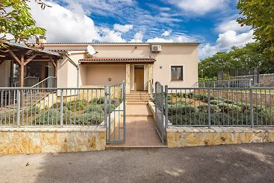 Villa mit Pool in Stancia San Antonio