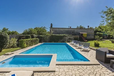 Villa in Žminj mit Schwimmbecken