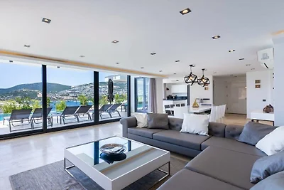 Villa a Kalkan con piscina