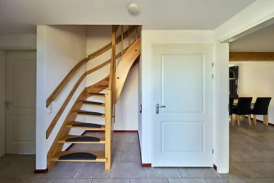 Kindvriendelijke villa met sauna in Limburg